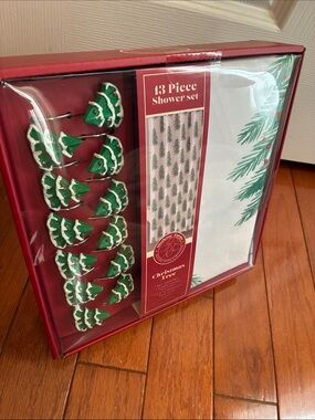 NWT Holiday Christmas Tree Shower Curtain Set - Green